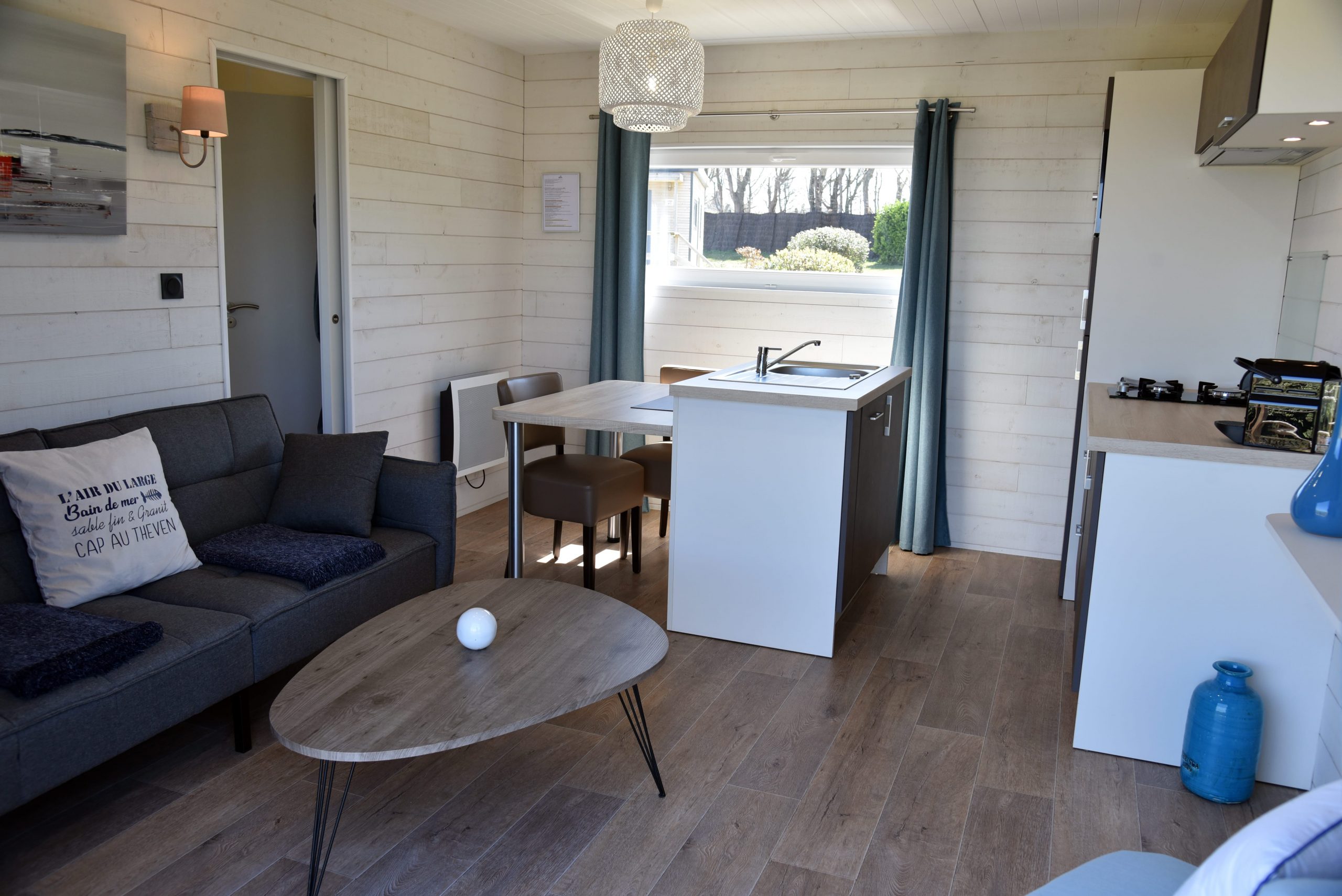 Camping Theven : Pièce De Vie Min